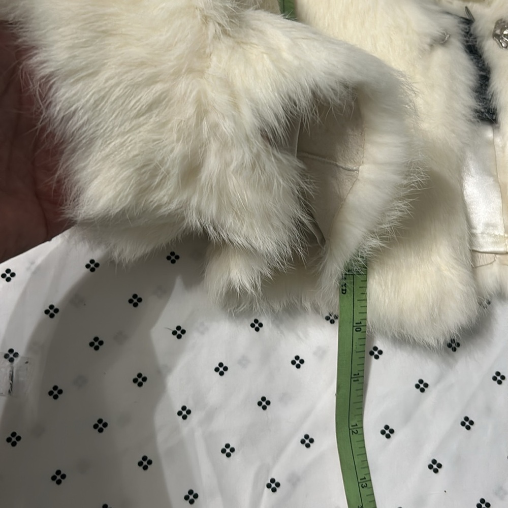 Elegant White 💯 Rabbit Fur Shrug - Picture 9 of 9